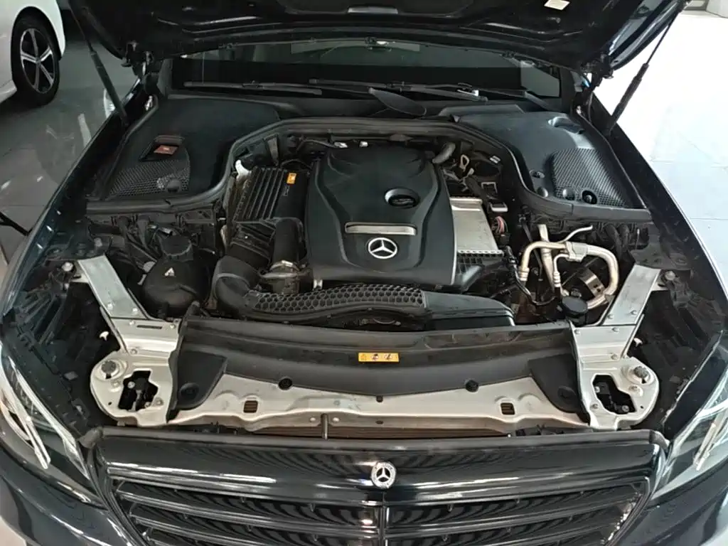 Mercedes-Benz E-Class — миниатюра 20