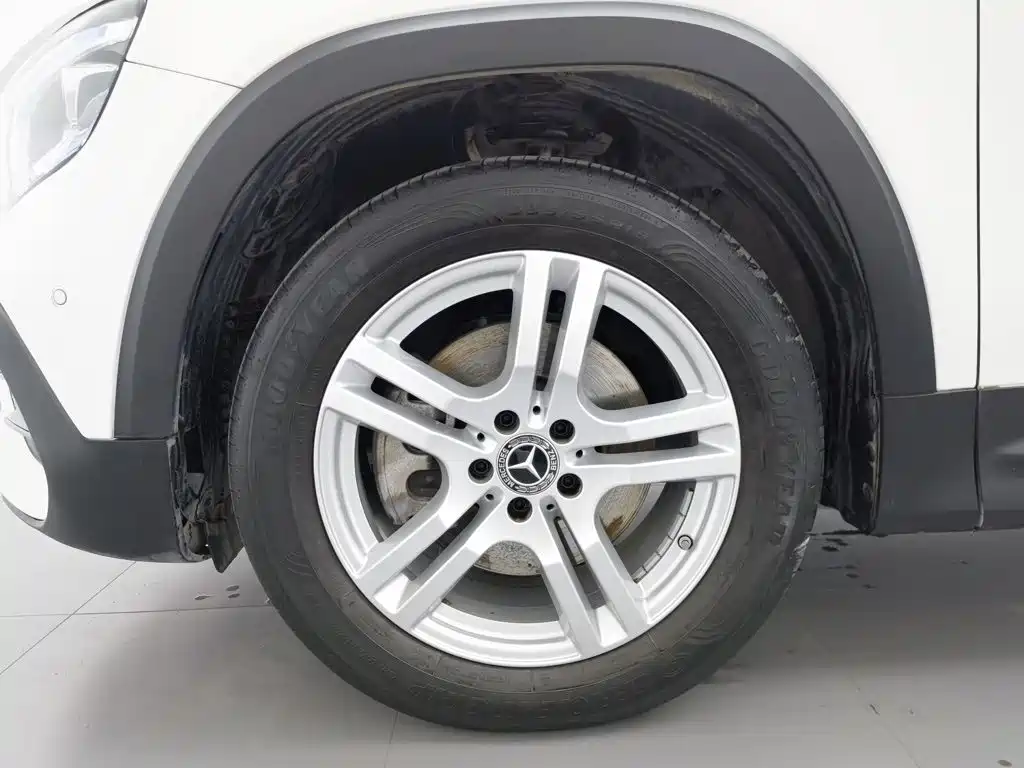 Mercedes-Benz GLB — миниатюра 17