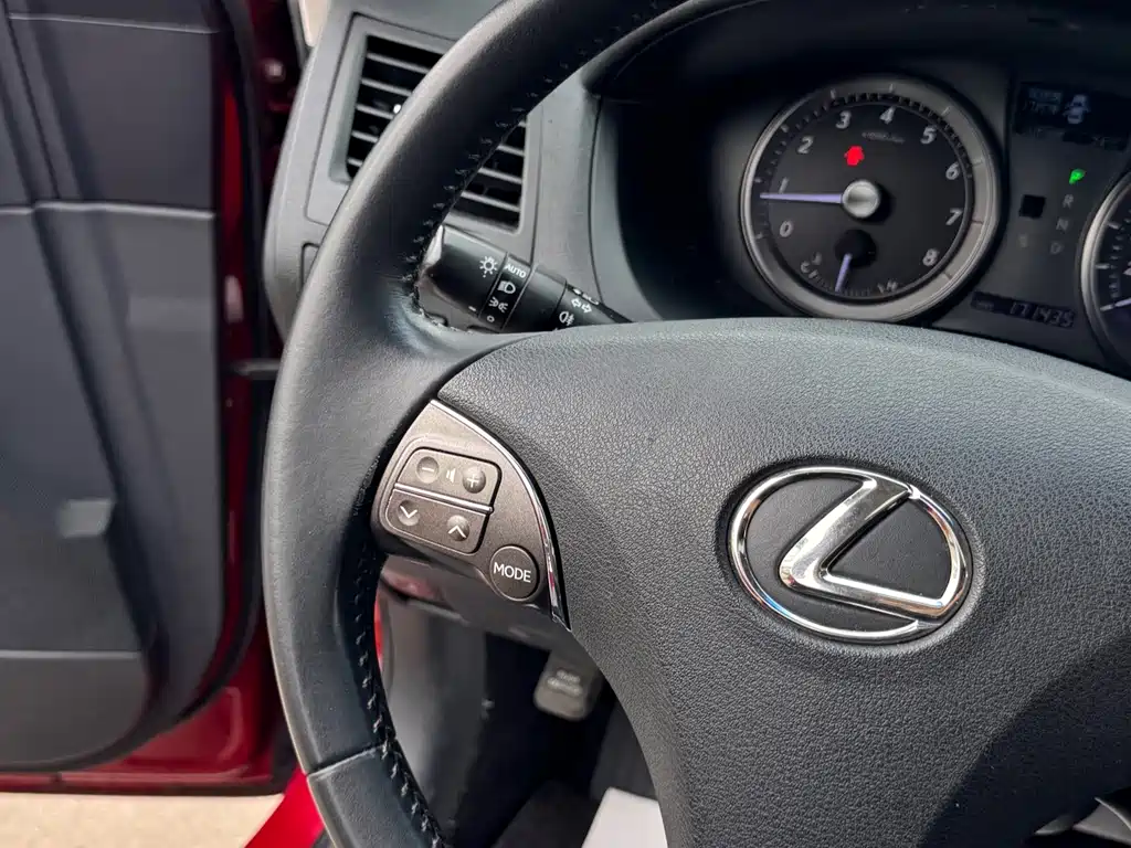 Lexus ES — миниатюра 22