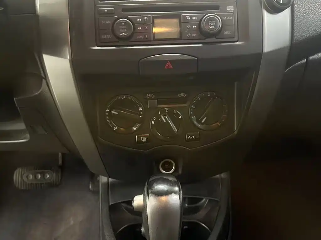 Nissan Livina — миниатюра 17