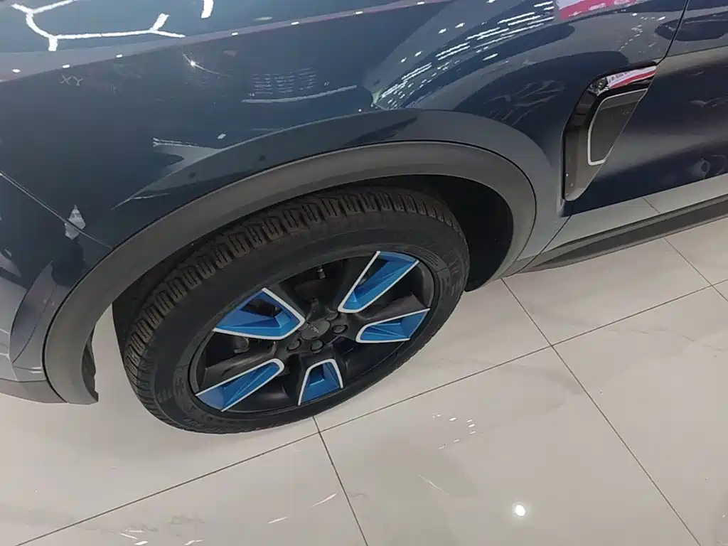 Lynk & Co 01 — миниатюра 25
