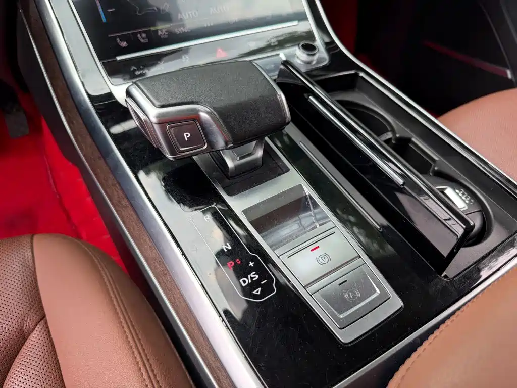 Audi Q7 — миниатюра 9