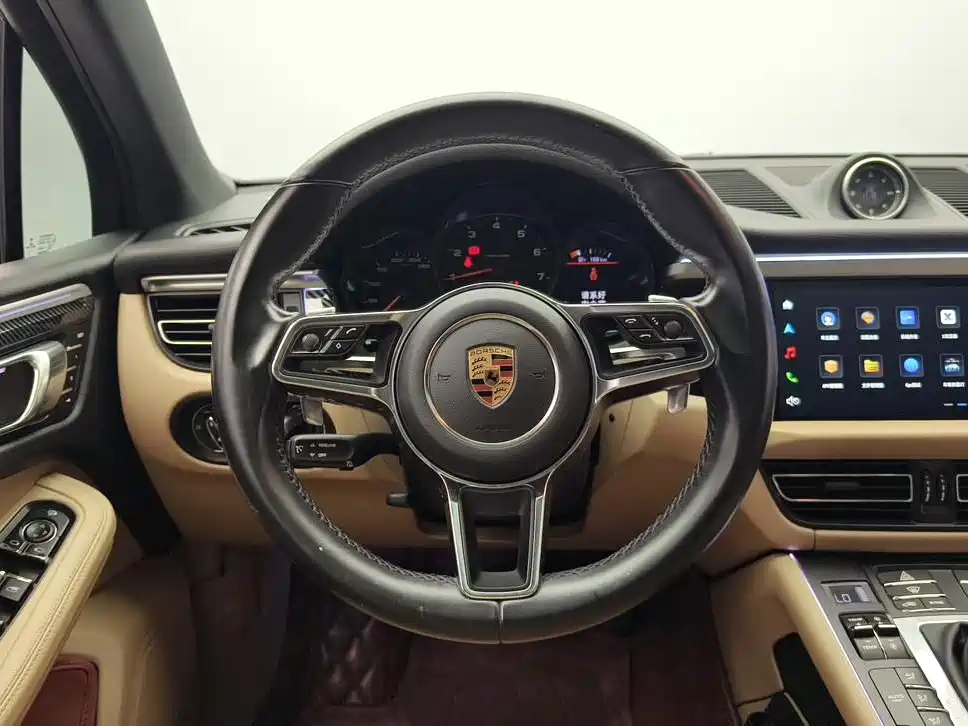 Porsche Macan — миниатюра 11