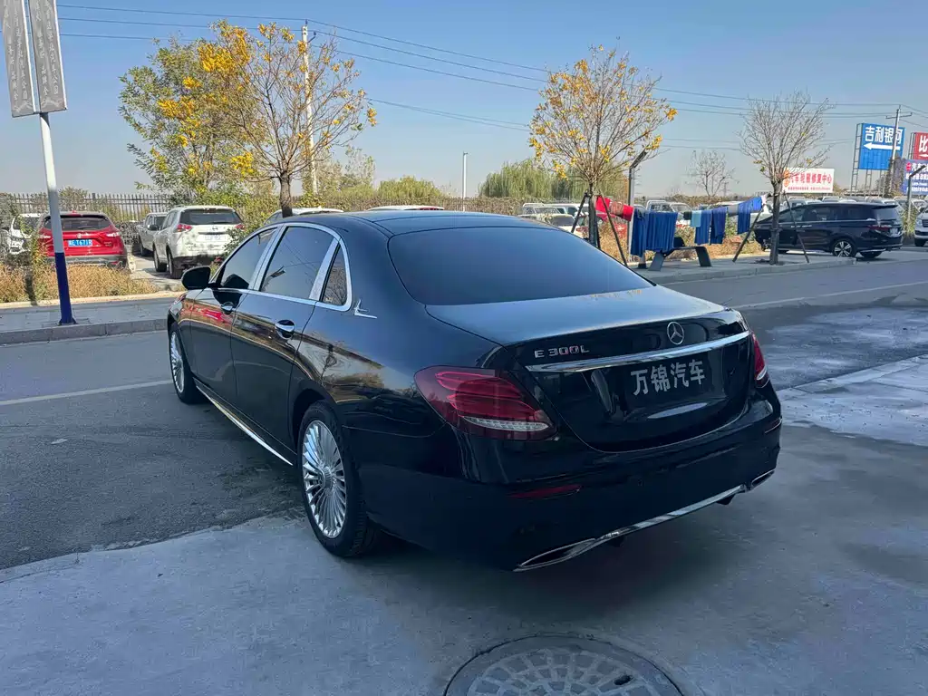 MERCEDES-BENZ E CLASS