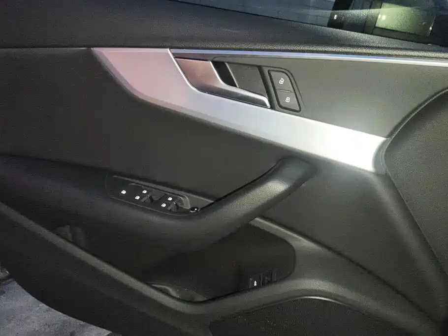 Audi A4L — миниатюра 7