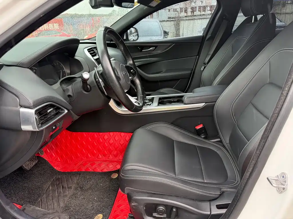 Jaguar XEL — миниатюра 5