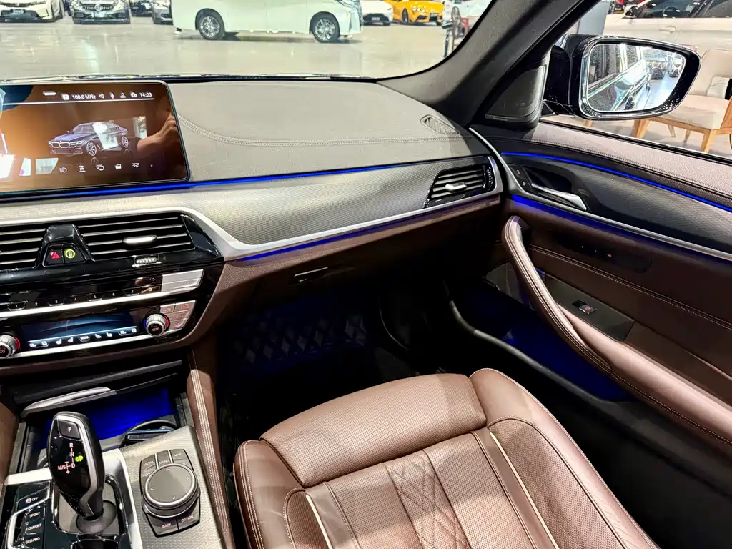 BMW 5 Series (Import) — миниатюра 11