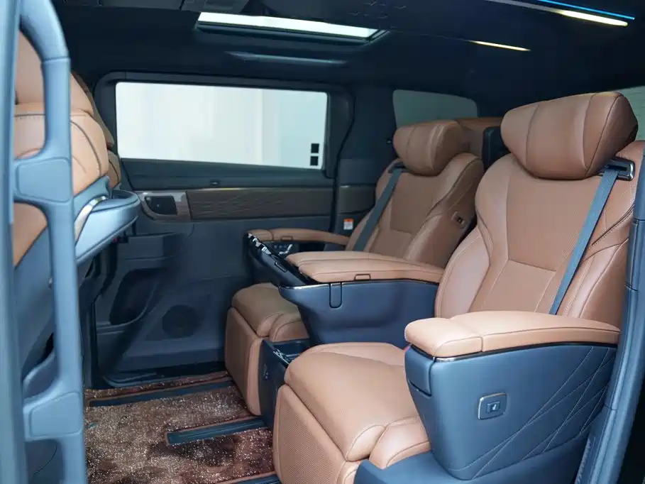 Toyota Alphard — миниатюра 14