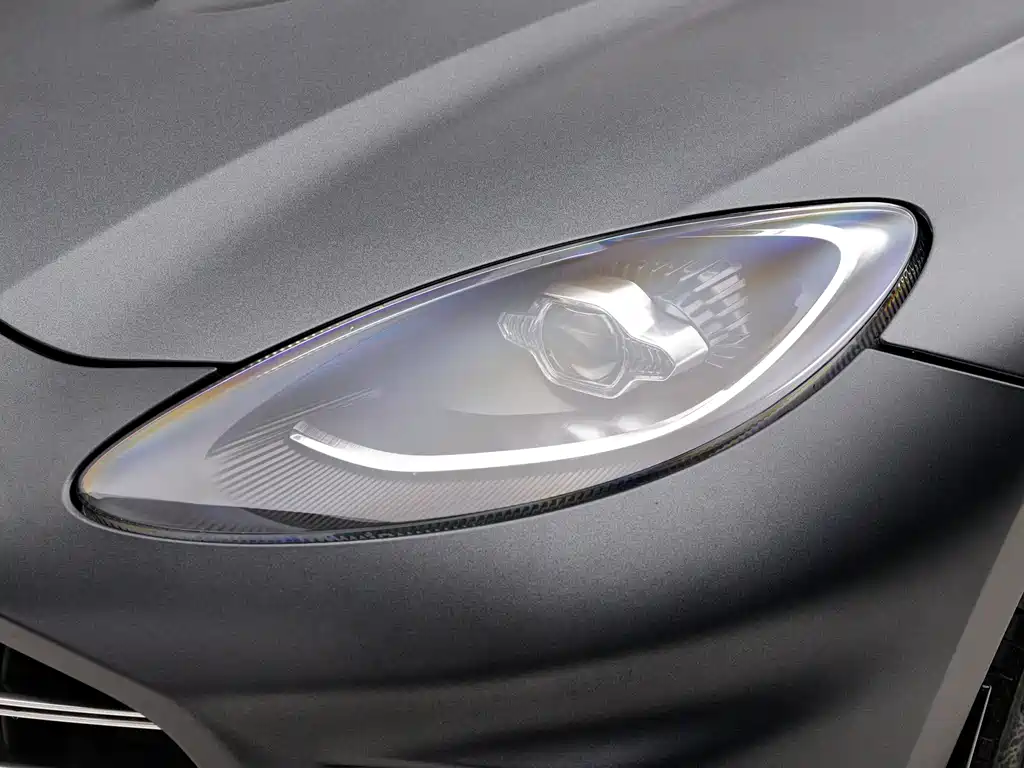 Aston Martin DBX 2024 4.0T V8 707
