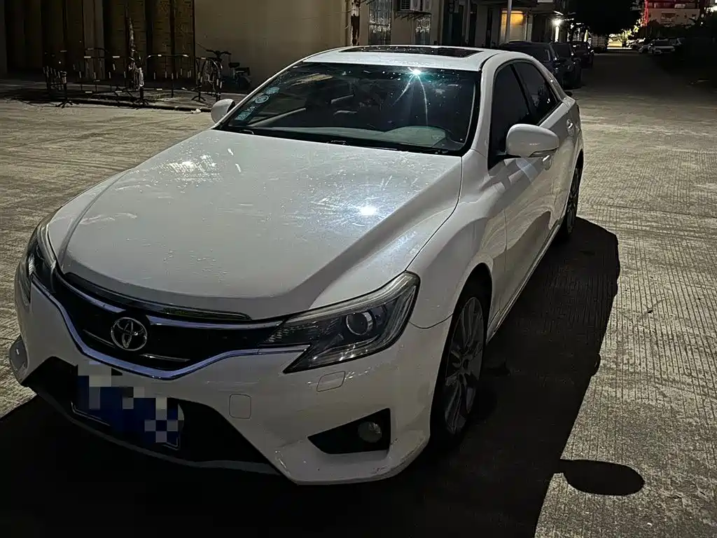 Купить Toyota Reiz