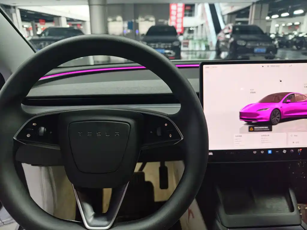 Tesla Model 3 — миниатюра 11