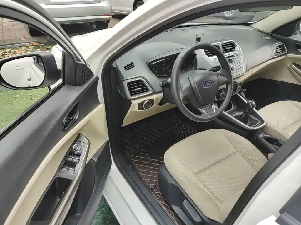 Ford Escort — миниатюра 16