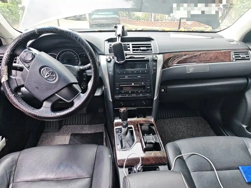 Toyota Camry — миниатюра 6