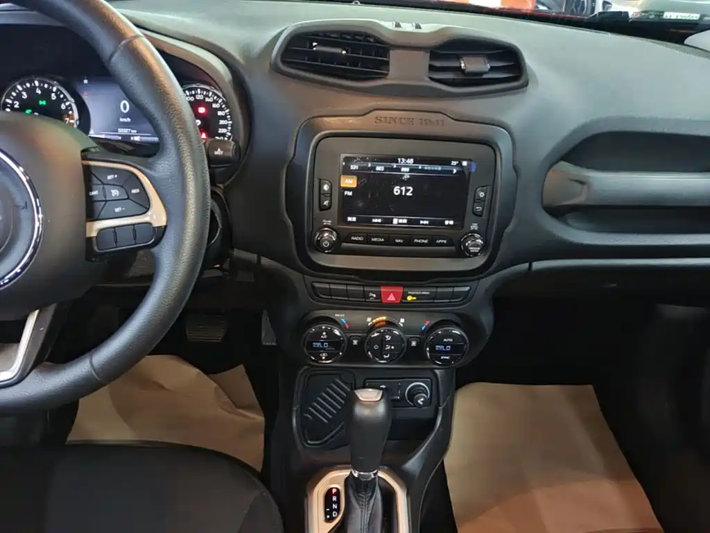 Jeep Renegade — миниатюра 13