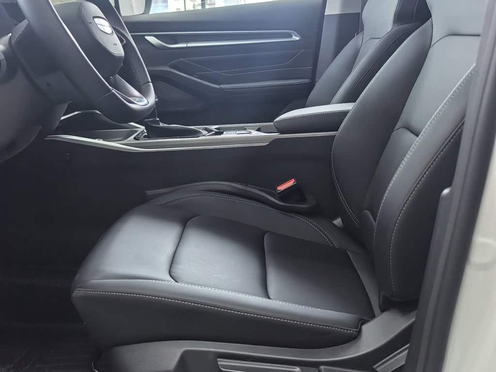 Geely Emgrand 1.5 л 2026 г. Белый, пробег 100 км