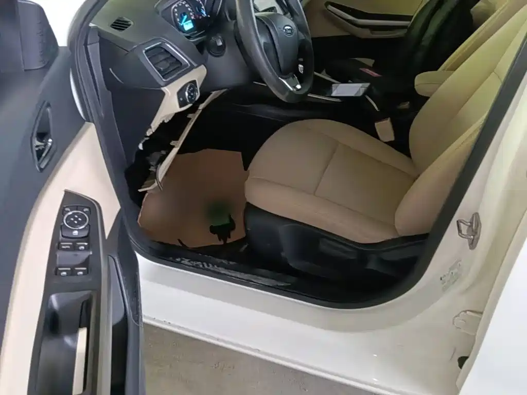 Ford Escort — миниатюра 16