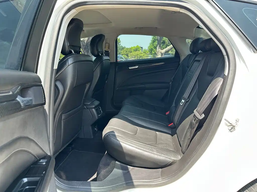 Ford Mondeo 2013 2.0L GTDi240 Luxury Sport