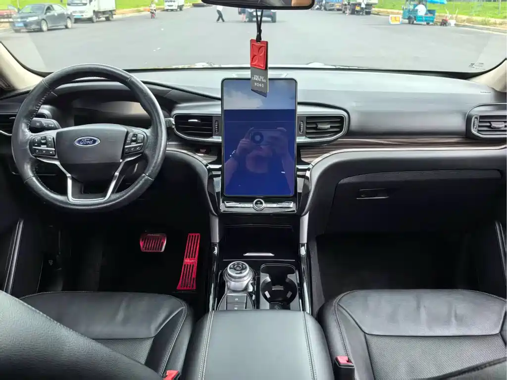 Ford Explorer — миниатюра 5