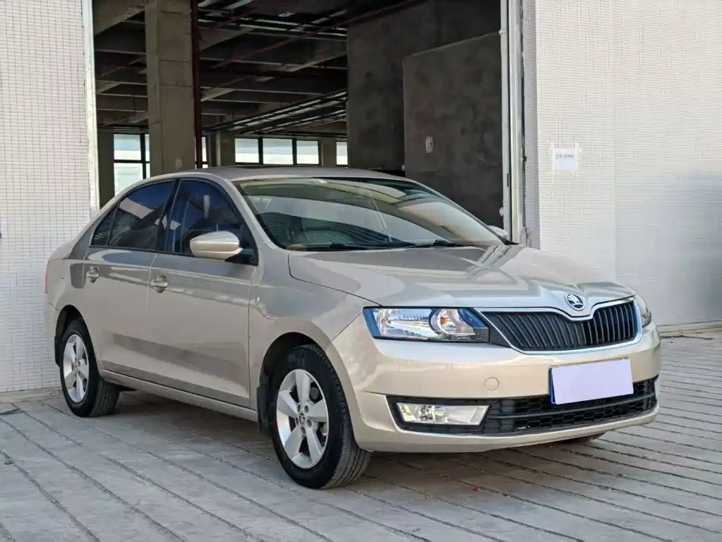 Skoda Rapid — миниатюра 3