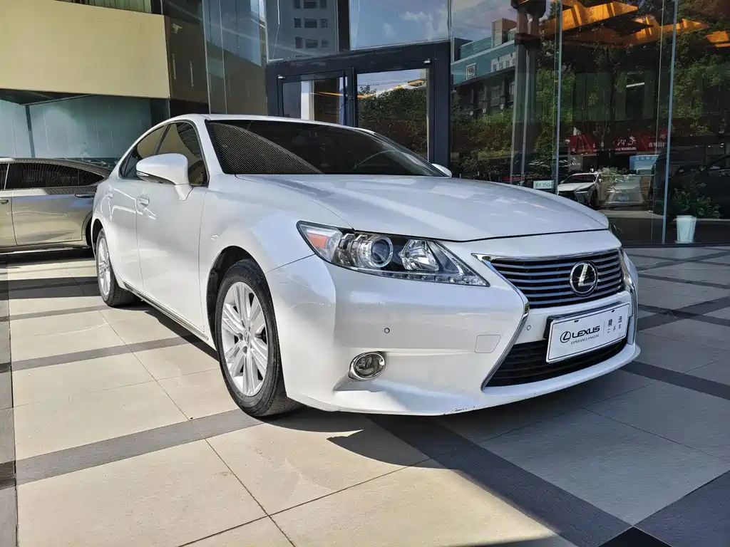 Lexus ES — миниатюра 3