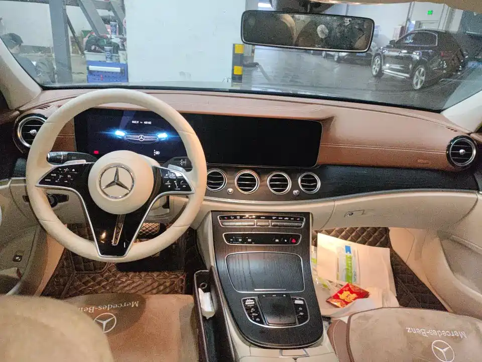 Mercedes-Benz E-Class — миниатюра 3