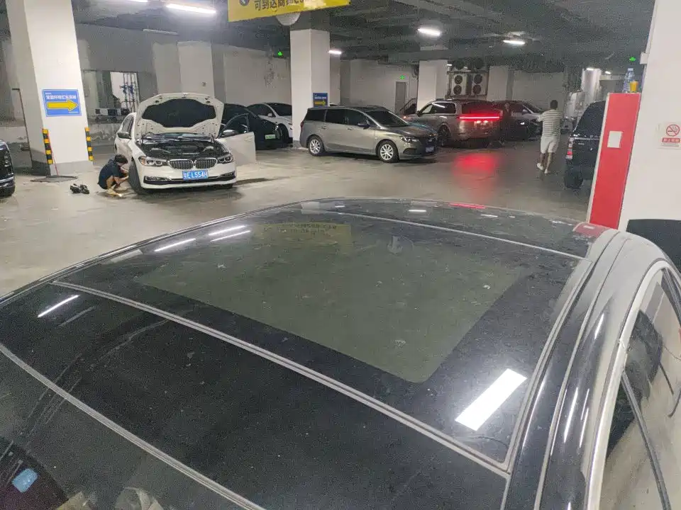 Mercedes-Benz E-Class — миниатюра 9