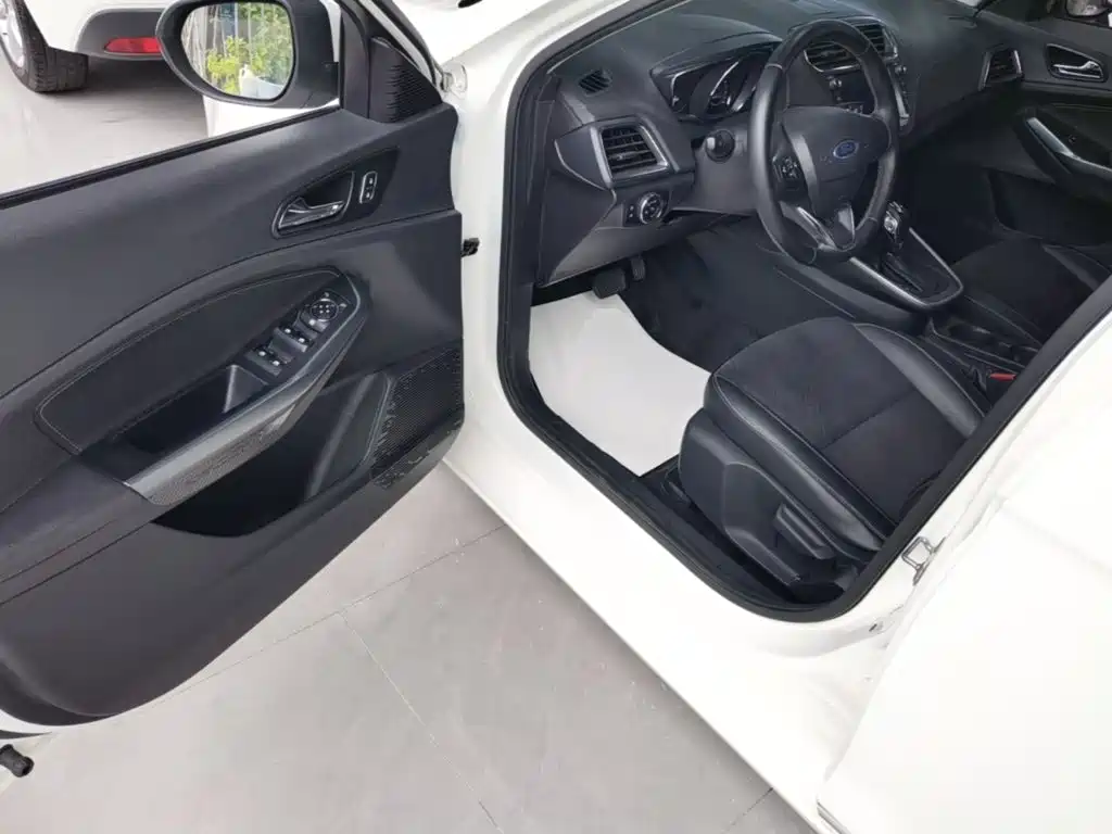Ford Escort — миниатюра 16