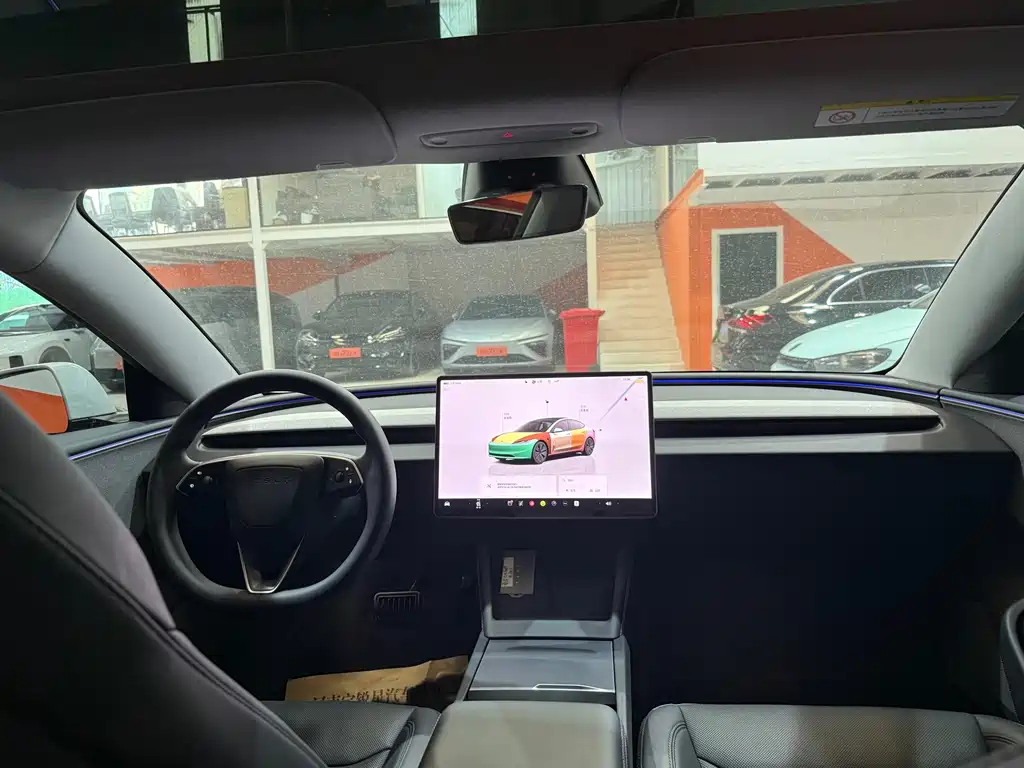 Tesla Model 3 — миниатюра 5