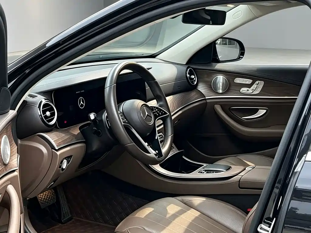 Mercedes-Benz E-Class — миниатюра 4