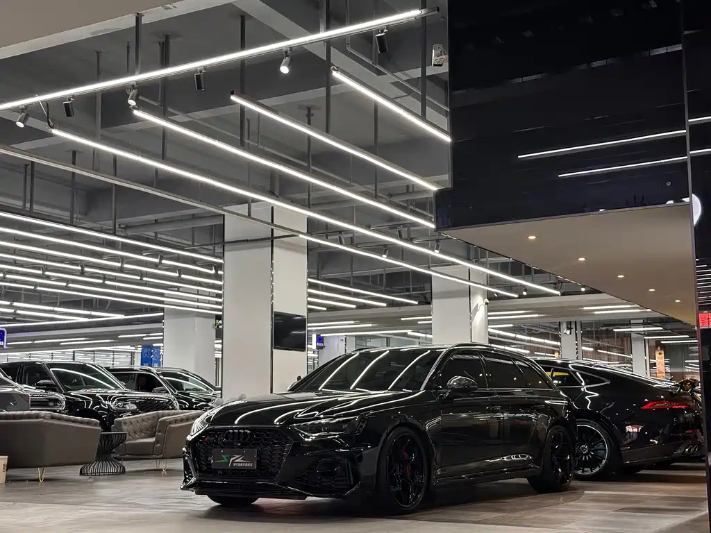 Audi RS 4 2023 RS4 Avant