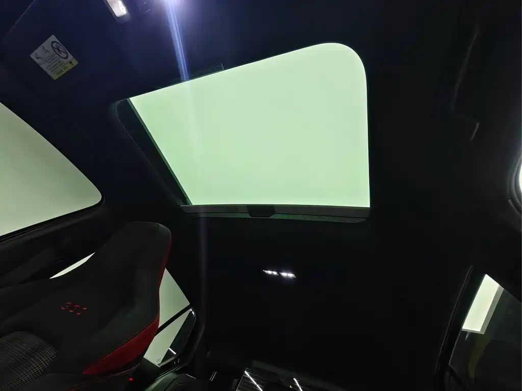 Volkswagen Golf GTI — миниатюра 10