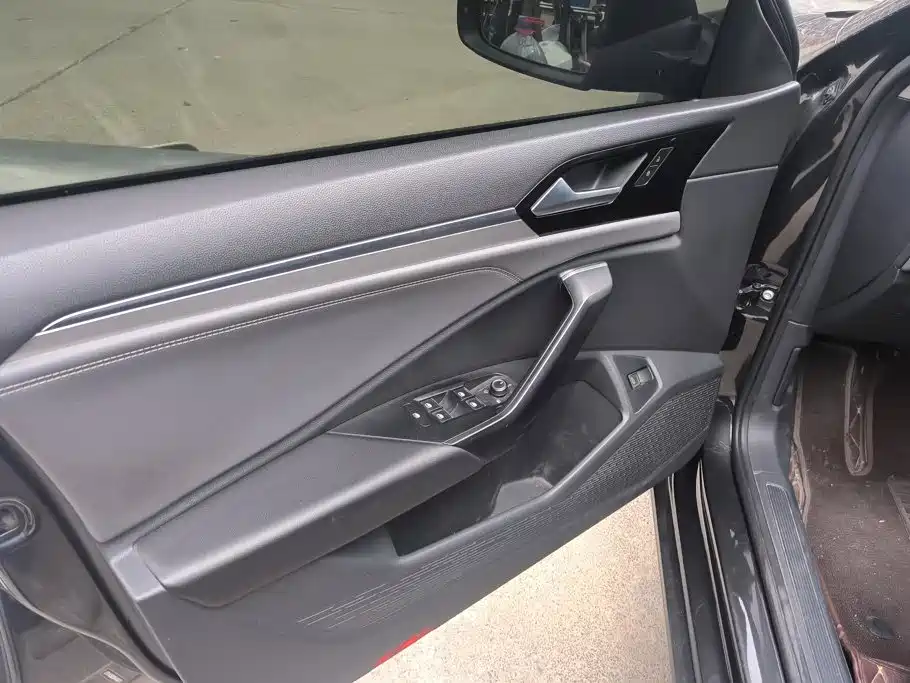 Volkswagen Sagitar — миниатюра 7
