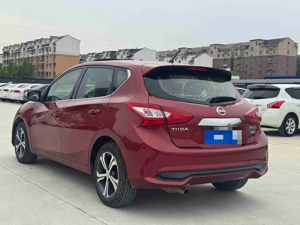 Nissan Tiida — миниатюра 9