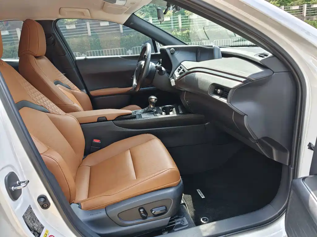 Lexus UX — миниатюра 11