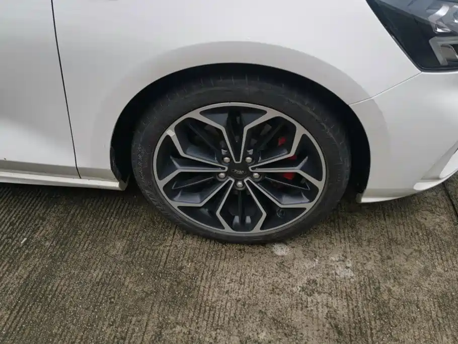 Ford Focus — миниатюра 6