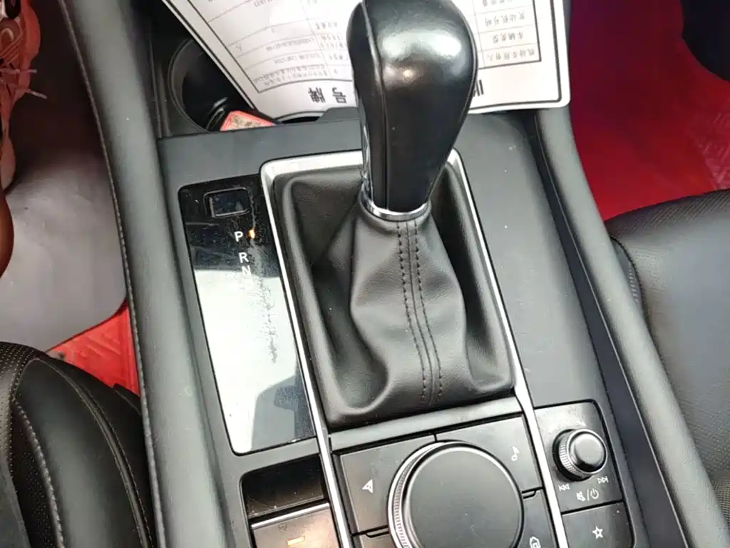Mazda 3 Axela — миниатюра 14