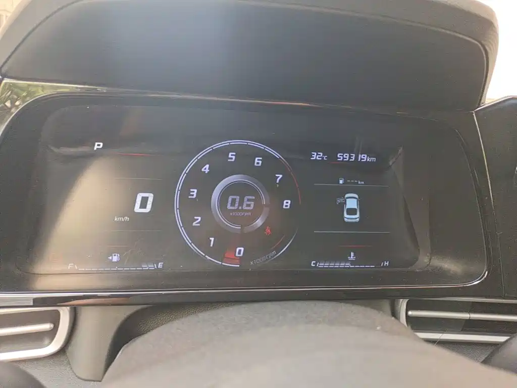 Hyundai Elantra — миниатюра 12