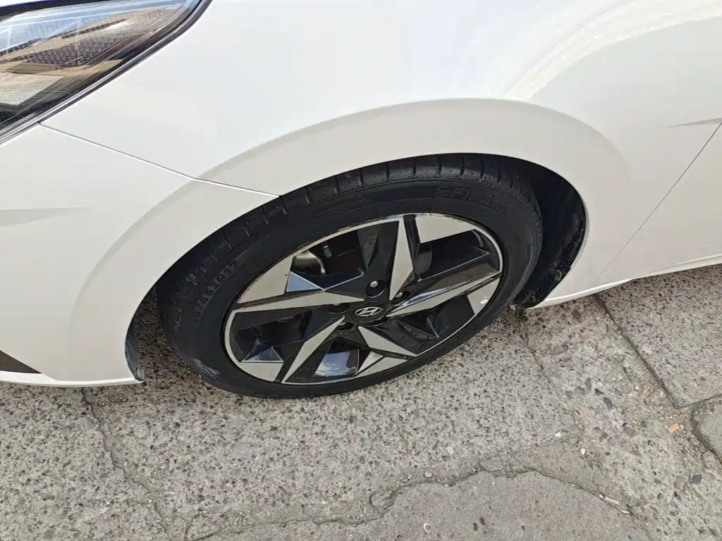 Hyundai Elantra — миниатюра 23