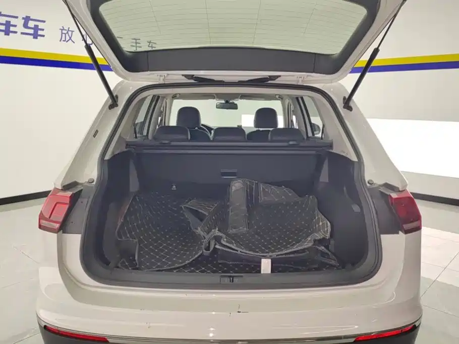 Volkswagen Tiguan L — миниатюра 4