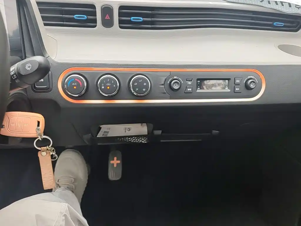 Wuling MINIEV — миниатюра 13