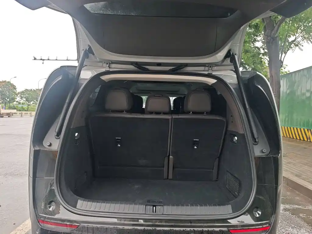 Li Auto Li MEGA — миниатюра 19