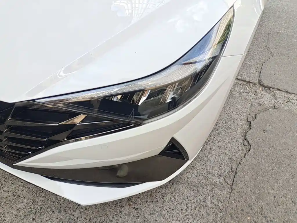 Hyundai Elantra — миниатюра 24
