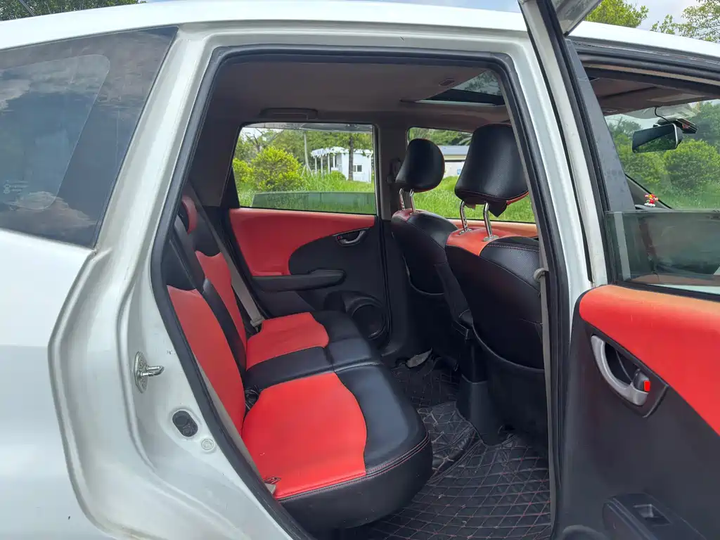 Honda Fit — миниатюра 16