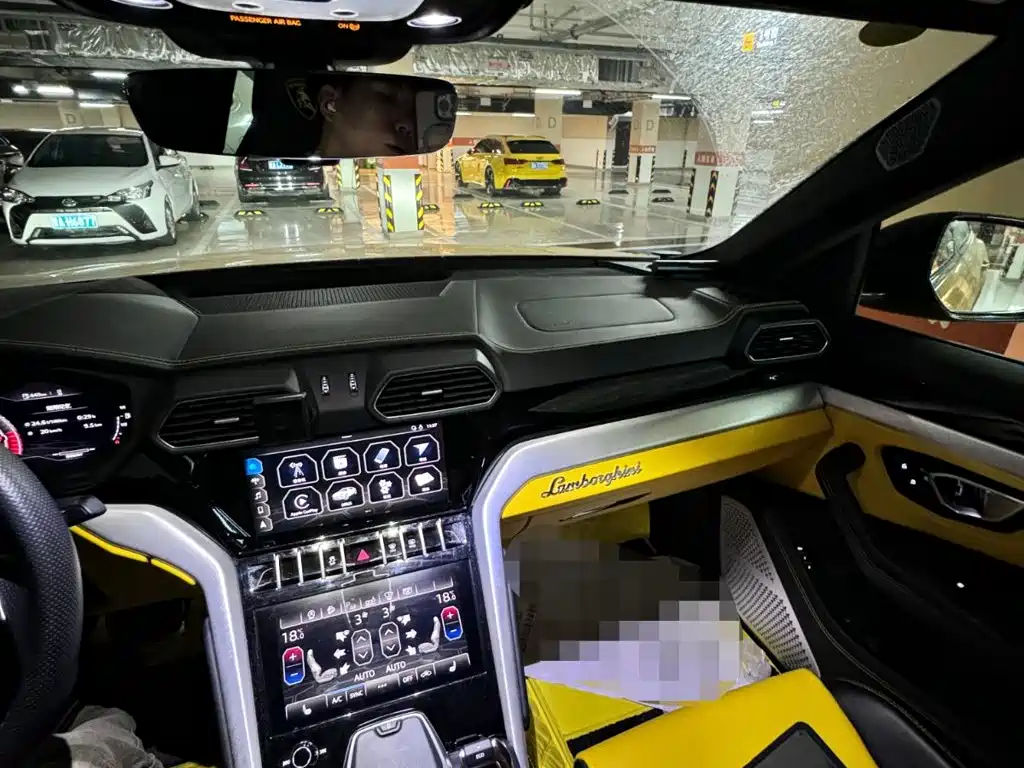 Lamborghini Urus — миниатюра 8