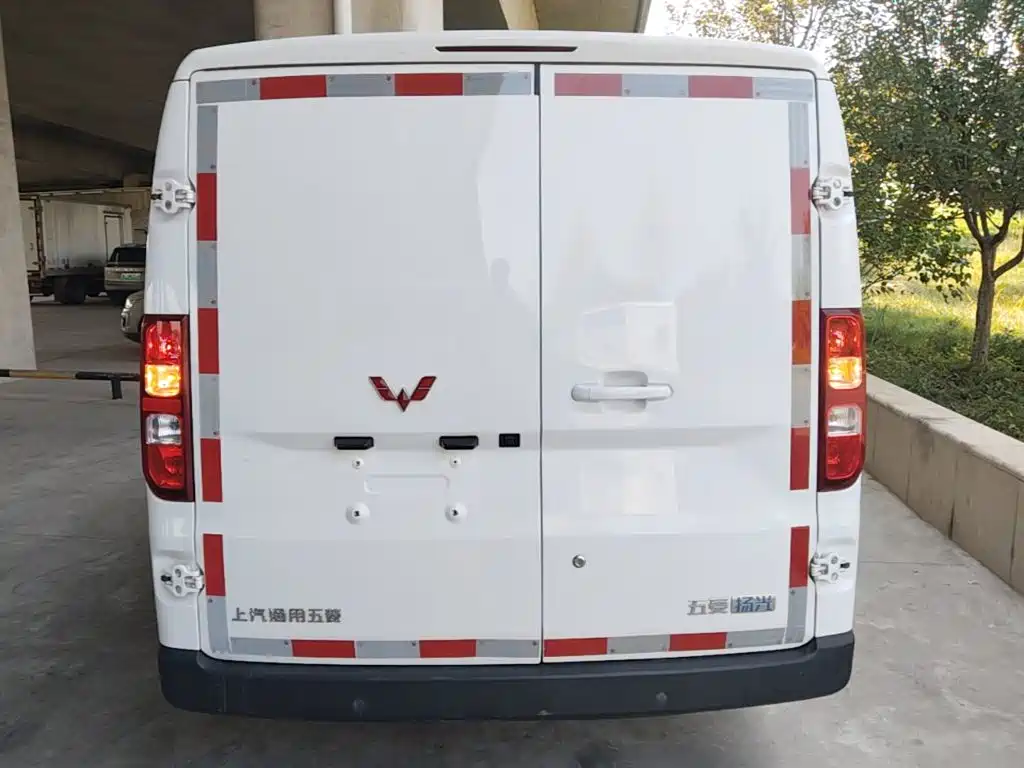 Wuling Yangguang — миниатюра 6