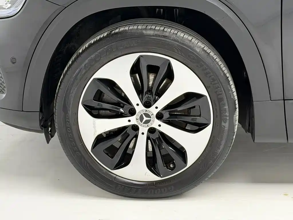 Mercedes-Benz GLB — миниатюра 8