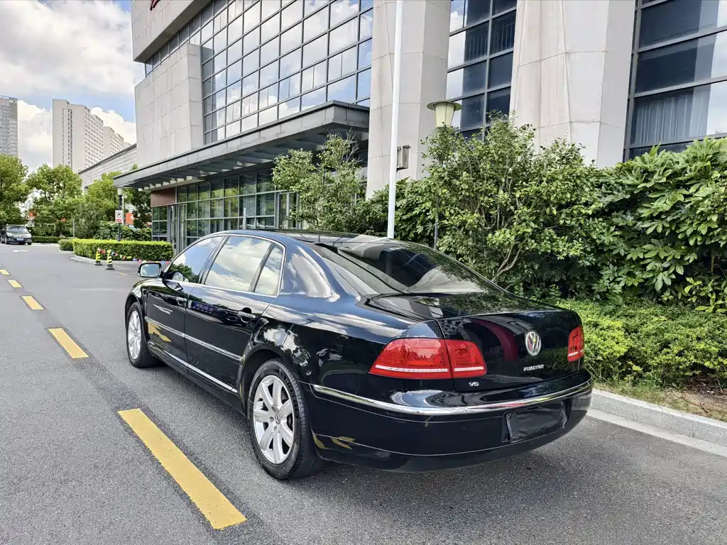 Volkswagen Phaeton — миниатюра 10