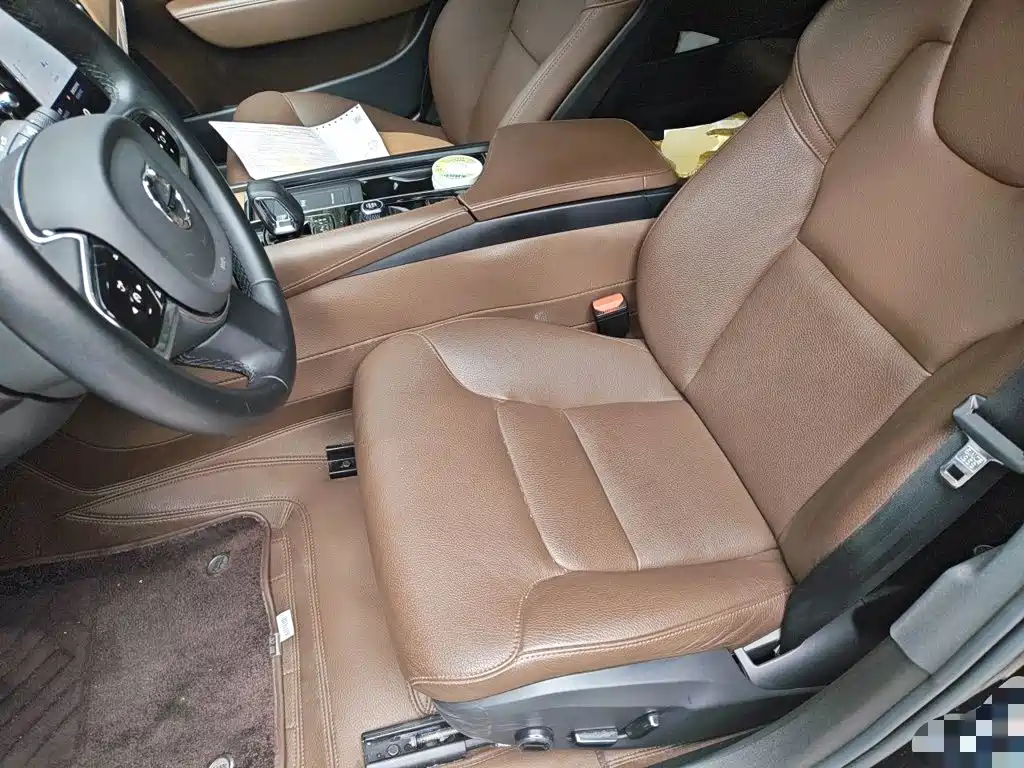 Volvo S90 — миниатюра 11