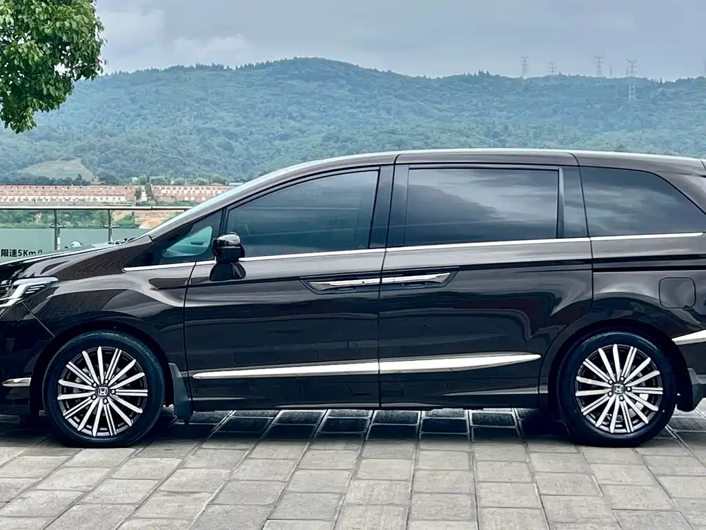 Honda Elysion — миниатюра 7