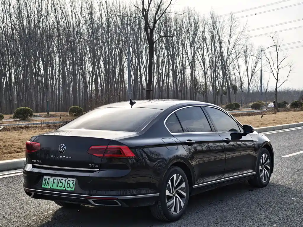 VOLKSWAGEN MAGOTAN GTE PLUG IN HYBRID